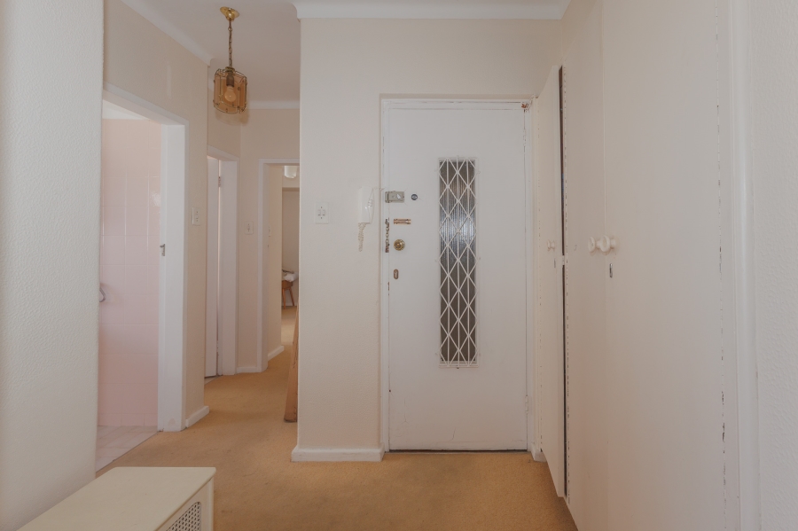 2 Bedroom Property for Sale in Sea Point Western Cape